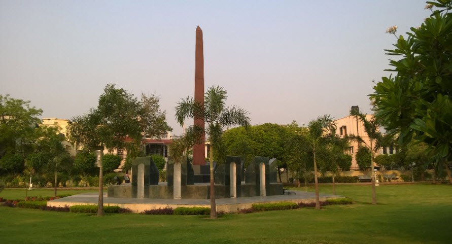 Shaheed Smarak, Noida, Gautam Buddha Nagar, Uttar Pradesh - Vushii.com